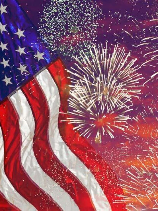 Watch fireworks. Fireworks are a classic way to celebrate Independence Day. There are many fireworks displays held on this day, both large and small.